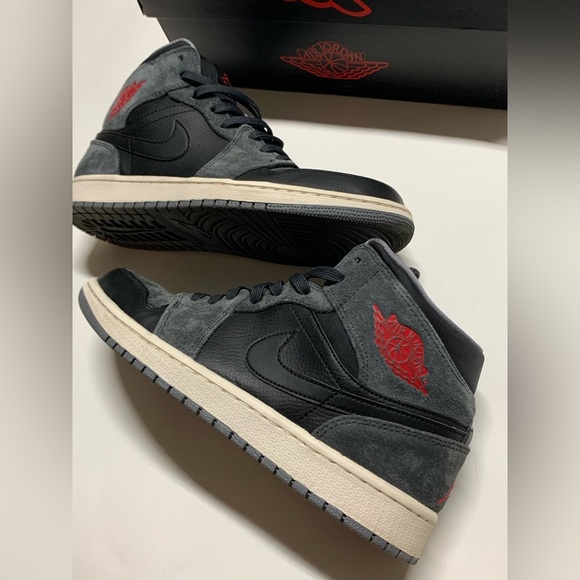 Jordan 1 Retro Mid Black Gym Red Anthracite Mens 9 - Picture 10 of 14